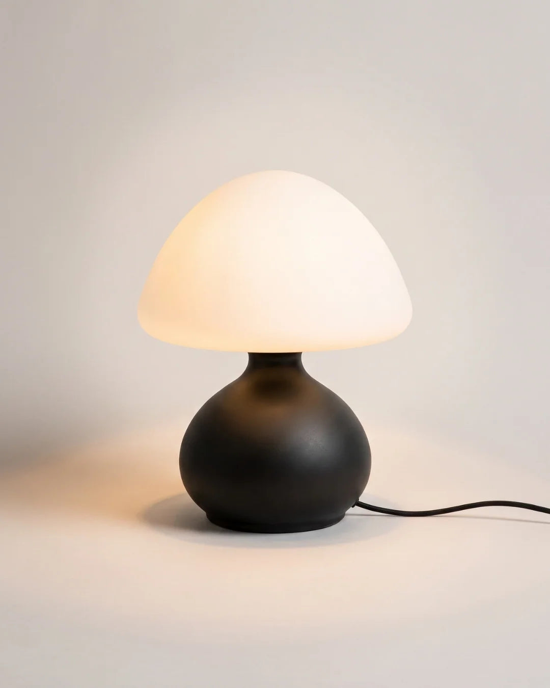 Black ceramic mushroom table lamp