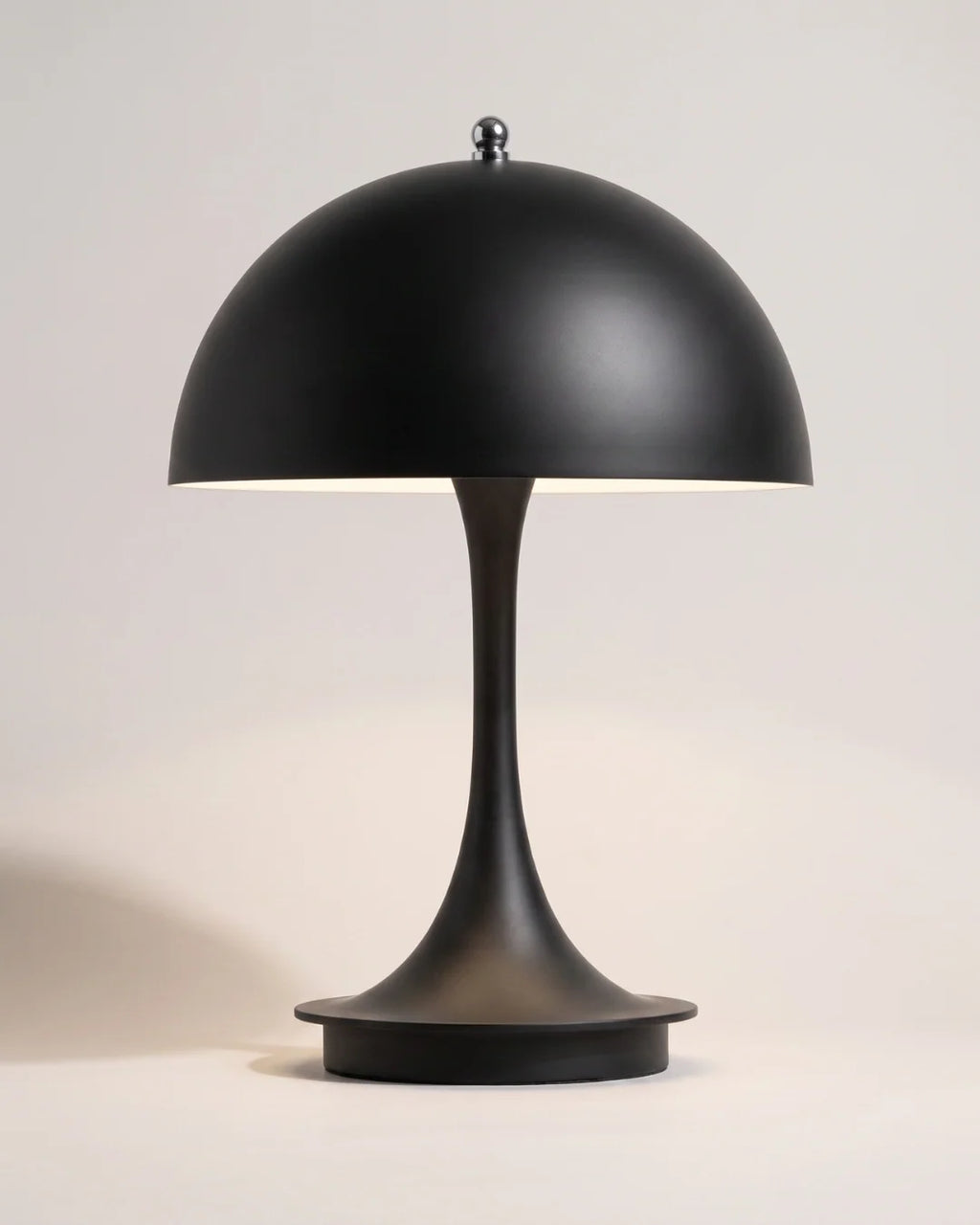Black cordless mushroom lamp