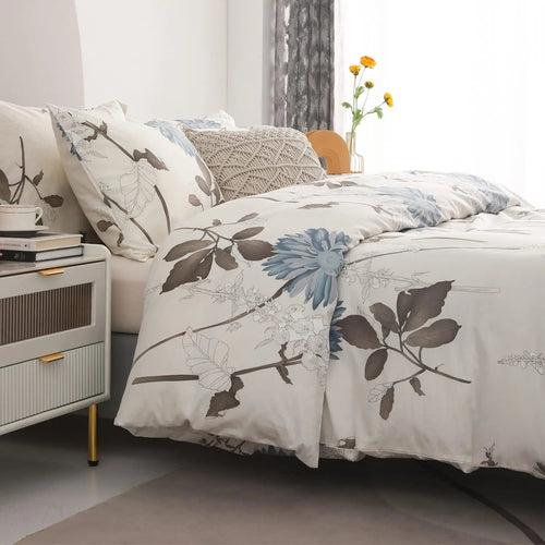 Botanical print bedding set in bedroom