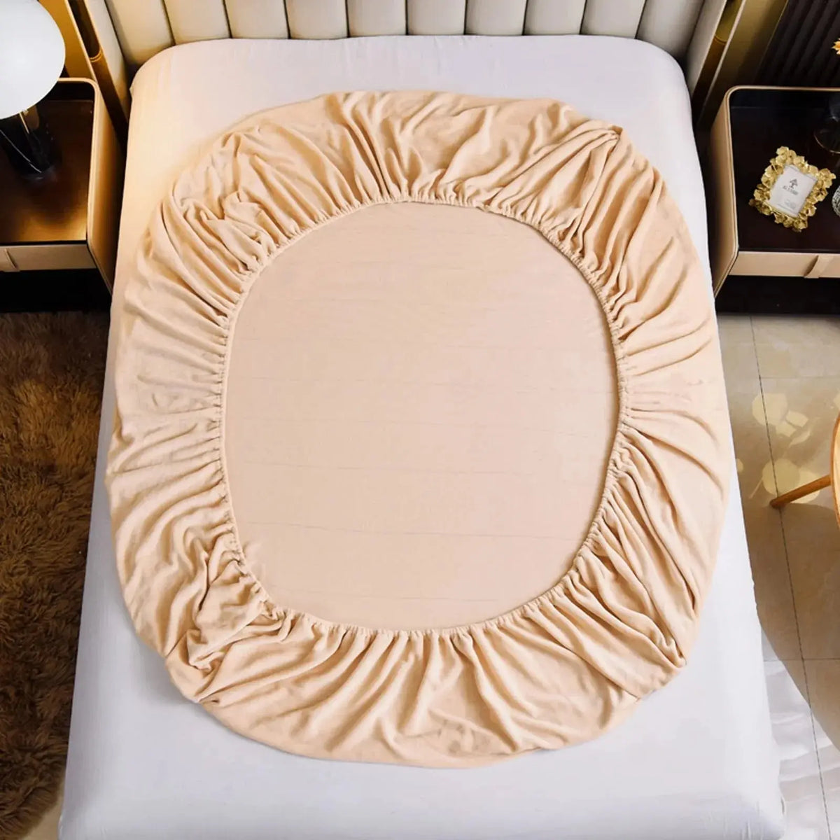 Elastic edges of cream velvet fitted sheet