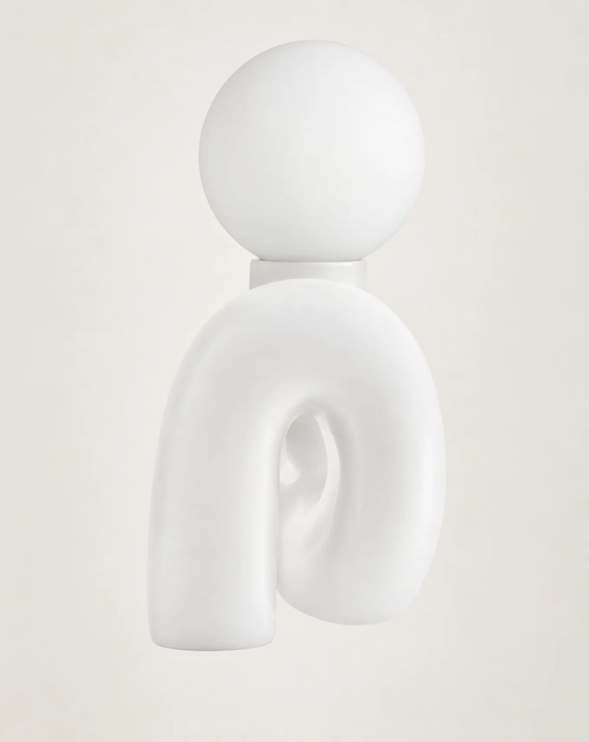 Front view of white wavy lamp base