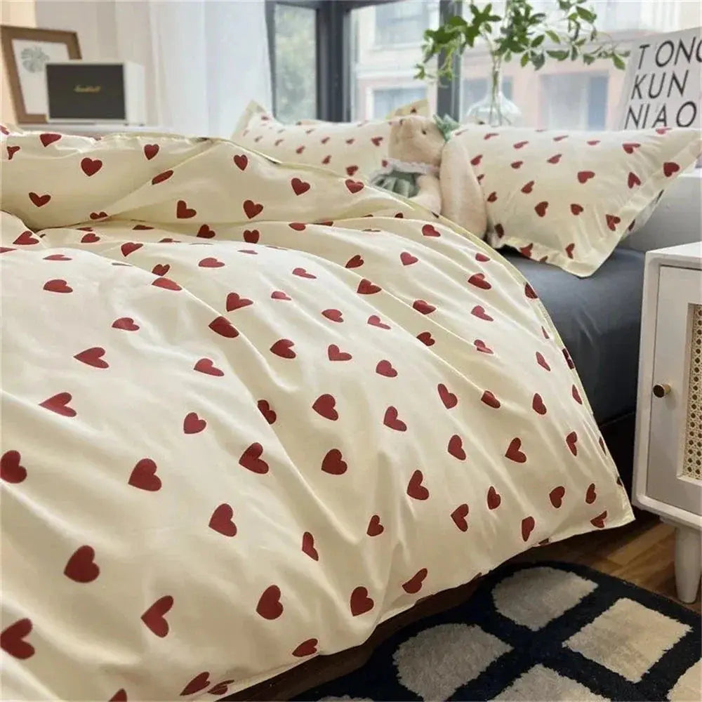 Heart print bedding set with matching pillowcases
