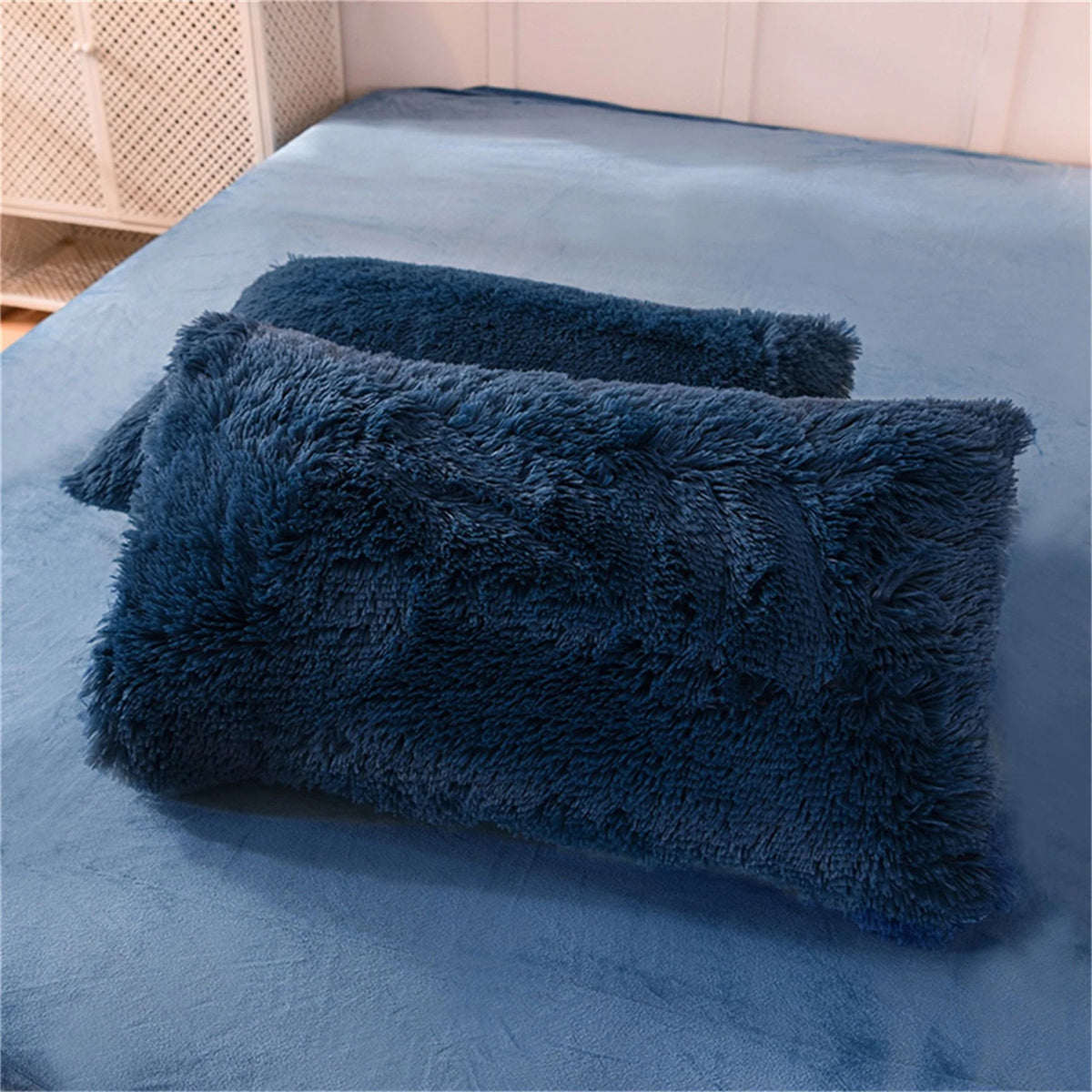 Navy faux fur pillowcases