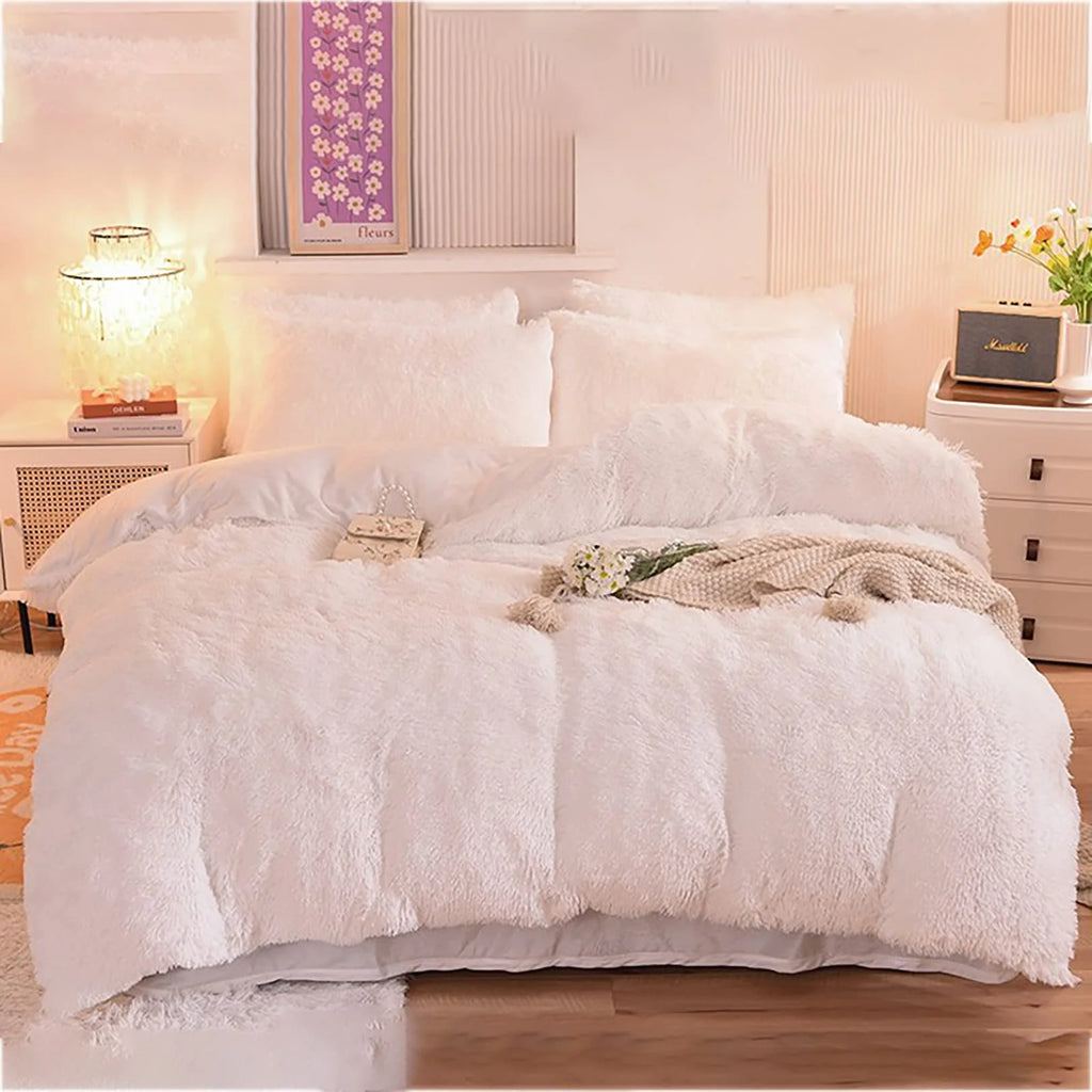 White faux fur duvet cover set