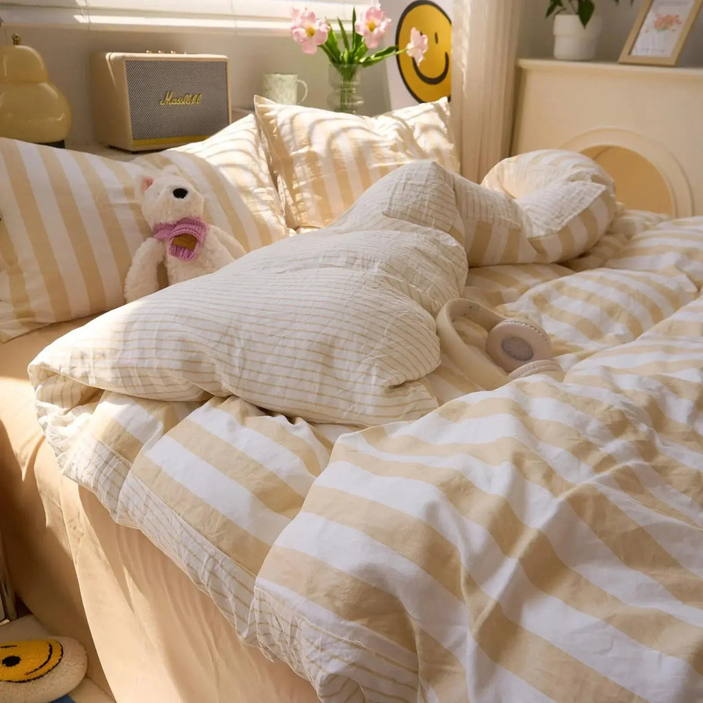 Yellow striped quilt set with plush pillow